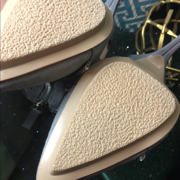 Justfab Heels - Picture 7 of 8